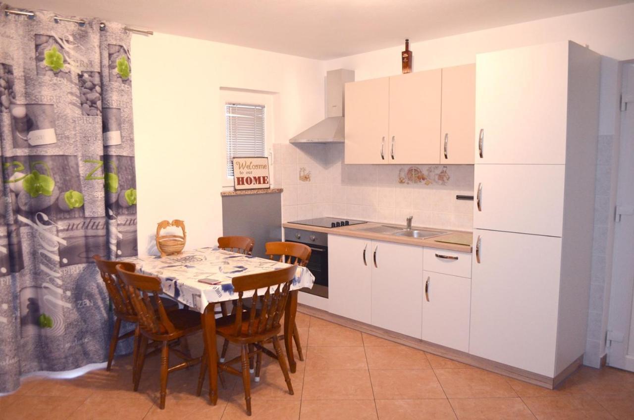 Apartments Krajacic Malinska Εξωτερικό φωτογραφία