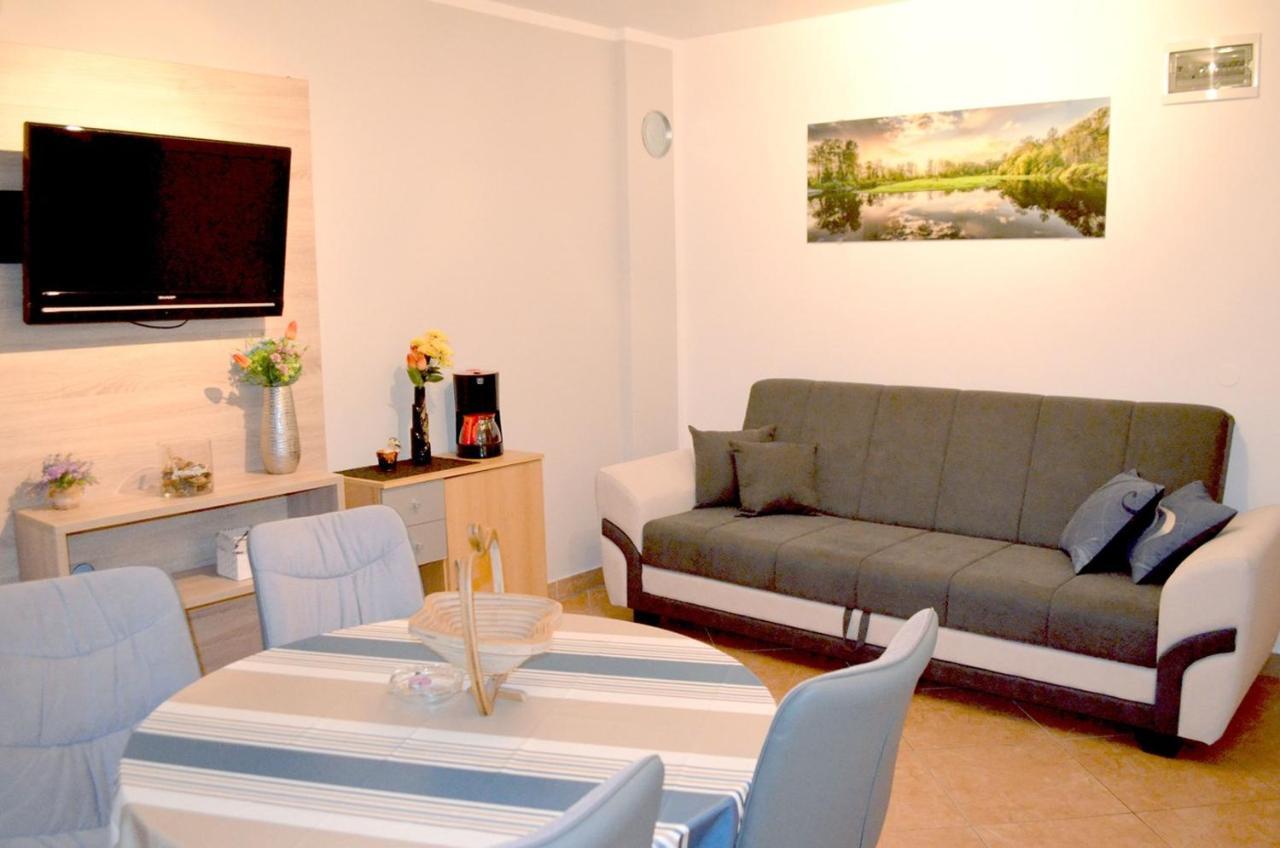 Apartments Krajacic Malinska Εξωτερικό φωτογραφία